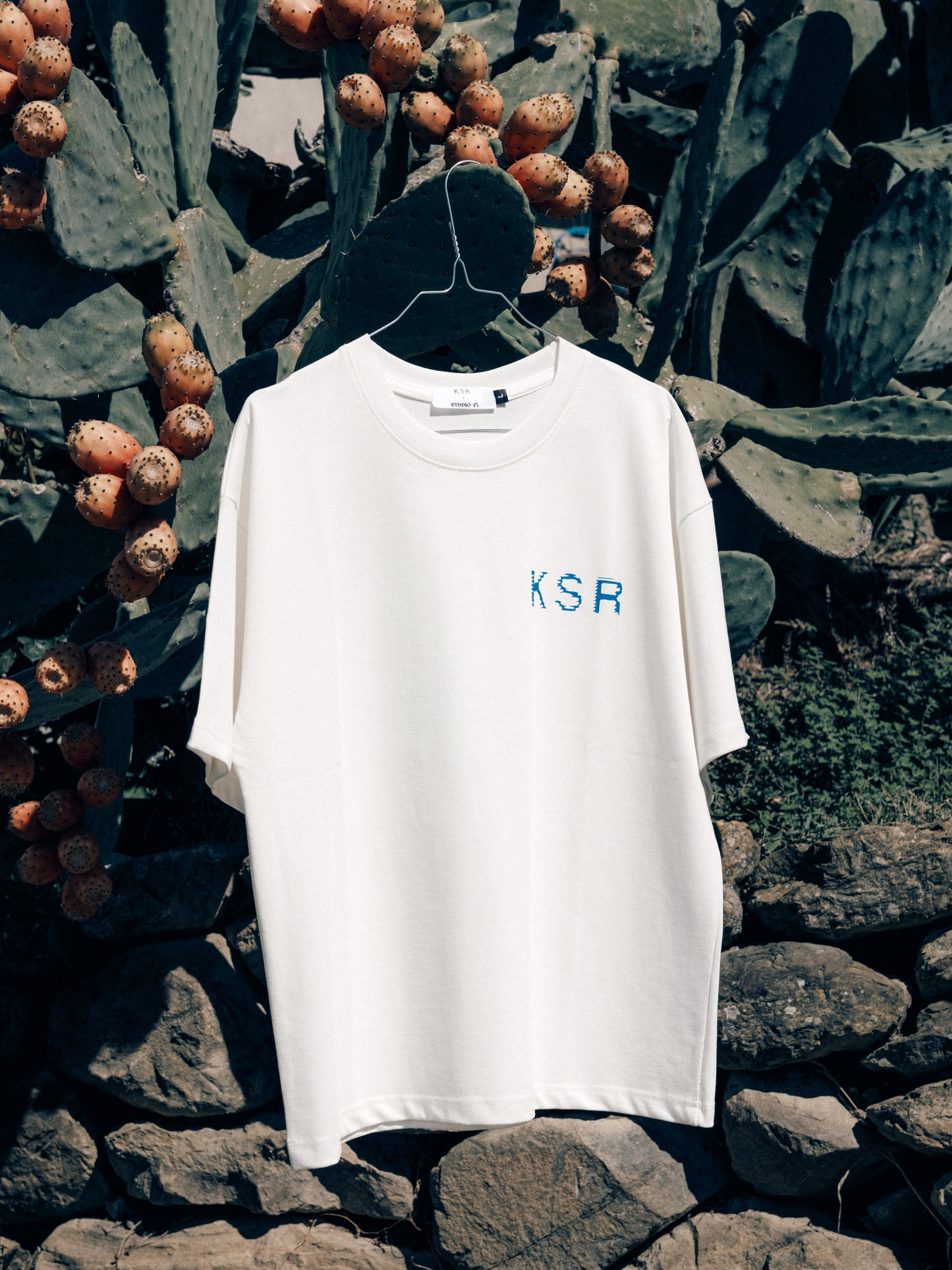 Off-white Tee